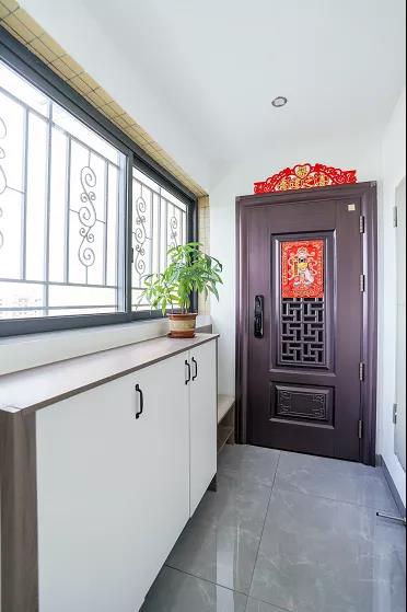 83㎡三居室，現(xiàn)代簡約與實用主義結(jié)合，舒適又寫意